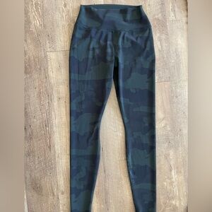 Alo brand yoga camo high waisted leggings full length size large